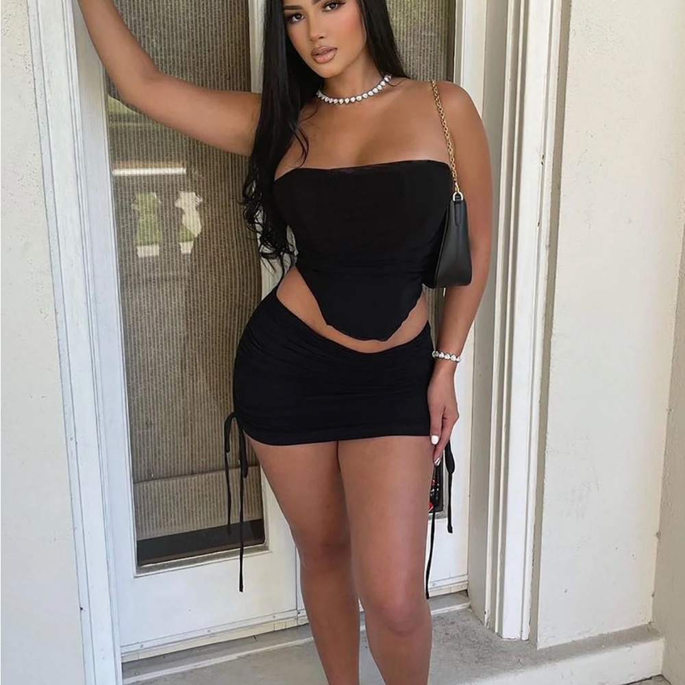 Bombshell Ruched Mini Skirt- Black